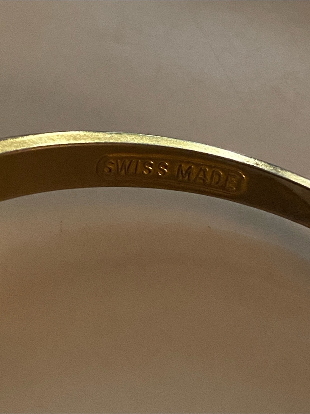 SWISS MADE Gold-Tone Red Floral Enamel Bangle Bracelet! Beautiful! - Picture 4 of 9